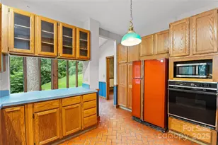 32 Delano Rd, Asheville, NC 28805 - Photo 10