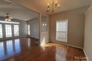 7844 Paper Birch Dr, Charlotte, NC 28215 - Photo 4