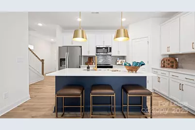 9100 Bluedale Road #Beechwood, Charlotte, NC 28216 - Photo 6