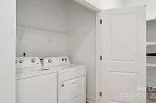 9100 Bluedale Rd, Charlotte, NC 28216 - Photo 32