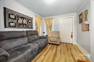 1110 Wall St, Statesville, NC 28677 - Photo 8