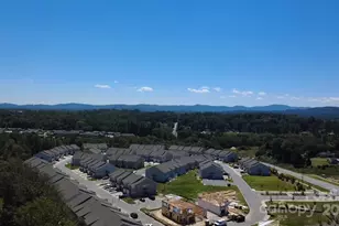362 Creekview Rd, Hendersonville, NC 28792 - Photo 2