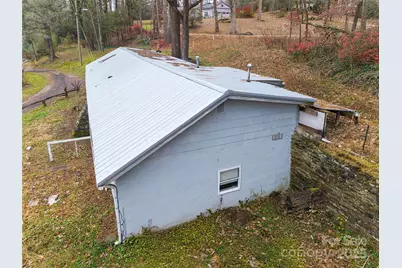 57 Twin Ponds Lane, Hendersonville, NC 28739 - Photo 18