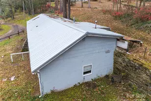 57 Twin Ponds Ln, Hendersonville, NC 28739 - Photo 18