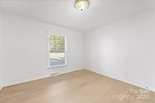 1840 Stoneyridge Dr, Charlotte, NC 28214 - Photo 8