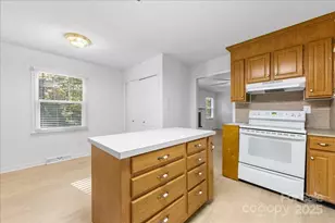 1840 Stoneyridge Dr, Charlotte, NC 28214 - Photo 28