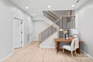 801 Autumnwood Ln, Charlotte, NC 28213 - Photo 36