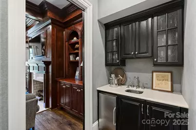 1869 Queens Road W, Charlotte, NC 28207 - Photo 8