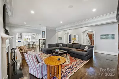 1869 Queens Road W, Charlotte, NC 28207 - Photo 16