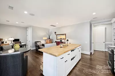 1869 Queens Road W, Charlotte, NC 28207 - Photo 32