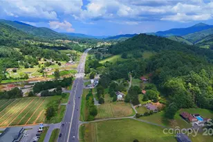 81 River Look Dr, Burnsville, NC 28714 - Photo 2