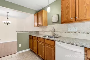 6708 Vlosi Dr, Charlotte, NC 28226 - Photo 8