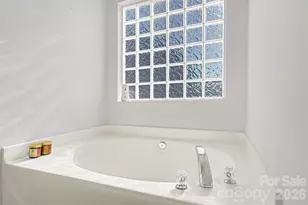 11001 Dulin Creek Blvd, Charlotte, NC 28215 - Photo 18