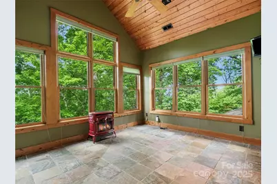 321 Sunset Point Road, Burnsville, NC 28714 - Photo 10