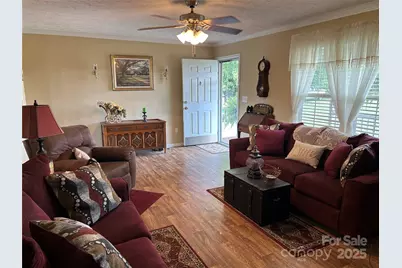 321 E Jones Street, Blacksburg, SC 29702 - Photo 8