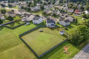 112 Zander Woods Ct, Mount Holly, NC 28120 - Photo 2