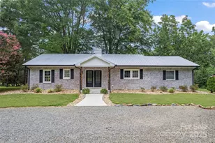 895 Mt Pleasant Rd W, Mount Pleasant, NC 28124 - Photo 2