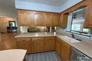 203 Haywood Knolls Dr, Hendersonville, NC 28791 - Photo 10