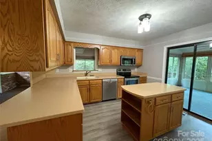 203 Haywood Knolls Dr, Hendersonville, NC 28791 - Photo 12