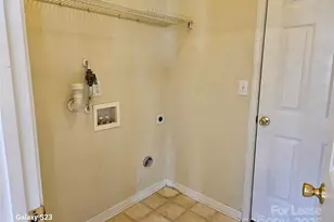 10020 Spring Park Dr, Charlotte, NC 28269 - Photo 12