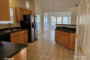 10020 Spring Park Dr, Charlotte, NC 28269 - Photo 6