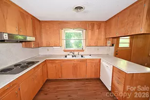 1740 23rd Ave Ln NE, Hickory, NC 28601 - Photo 8