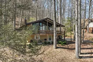 679 Locust Dr, Maggie Valley, NC 28751 - Photo 2