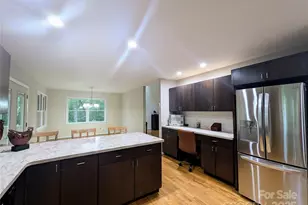 2 Pleasant Hill Dr, Franklin, NC 28734 - Photo 8