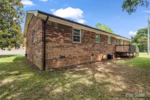 501 Weaver St, Cherryville, NC 28021 - Photo 2
