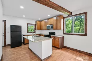 64 Phillips Ln, Spruce Pine, NC 28777 - Photo 8