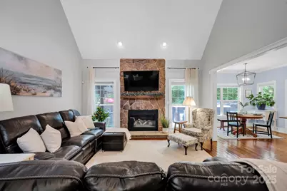 134 Lakeshore Hills Drive, Mooresville, NC 28117 - Photo 2