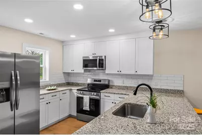 206 Beacon Avenue, Morganton, NC 28655 - Photo 2