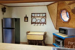 60 Persimmons Ln, Burnsville, NC 28714 - Photo 8