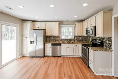 9601 Cloverwood Court, Charlotte, NC 28270 - Photo 4