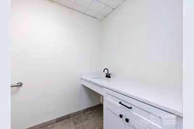 1812 W Morehead Street, Charlotte, NC 28208 - Photo 12