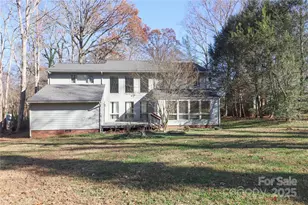 107 Woodsway Ln, Morganton, NC 28655 - Photo 4