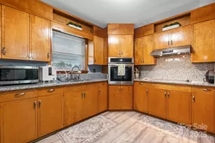 2761 Highland Ave NE, Hickory, NC 28601 - Photo 8