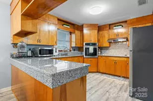 2761 Highland Ave NE, Hickory, NC 28601 - Photo 10