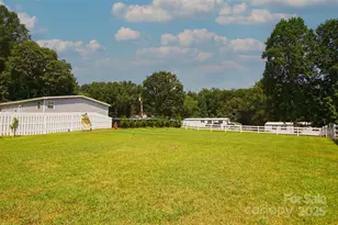 7010 Executive Cir, Denver, NC 28037 - Photo 22