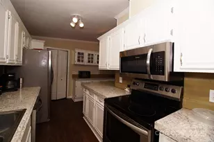 7010 Executive Cir, Denver, NC 28037 - Photo 6