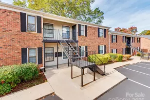 5903 Quail Hollow Rd, Charlotte, NC 28210 - Photo 2