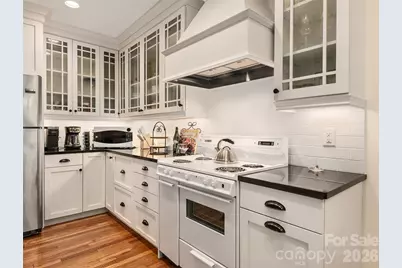 203 6th Avenue W #1B, Hendersonville, NC 28739 - Photo 8