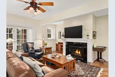 203 6th Avenue W #1B, Hendersonville, NC 28739 - Photo 1