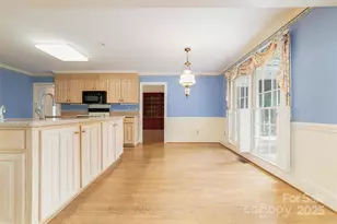 415 N Greenbriar Rd, Statesville, NC 28625 - Photo 8