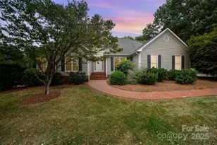 415 N Greenbriar Rd, Statesville, NC 28625 - Photo 1