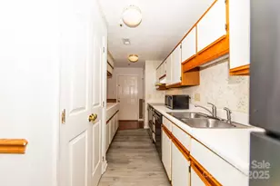 7330 Rose Terrace Ct, Charlotte, NC 28215 - Photo 6