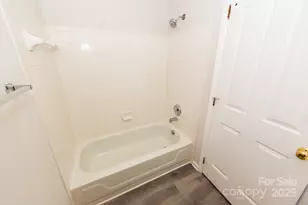 7330 Rose Terrace Ct, Charlotte, NC 28215 - Photo 16