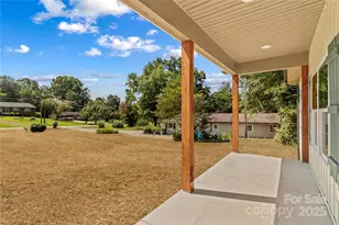 121 Jenkins Rd, Statesville, NC 28625 - Photo 2