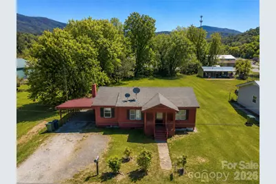 51 Robinson Street, Waynesville, NC 28786 - Photo 1