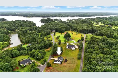 157 Franklin Lane, Taylorsville, NC 28681 - Photo 2